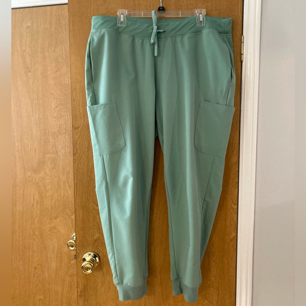 Mandala XL High Waisted Joggers Scrub Pants